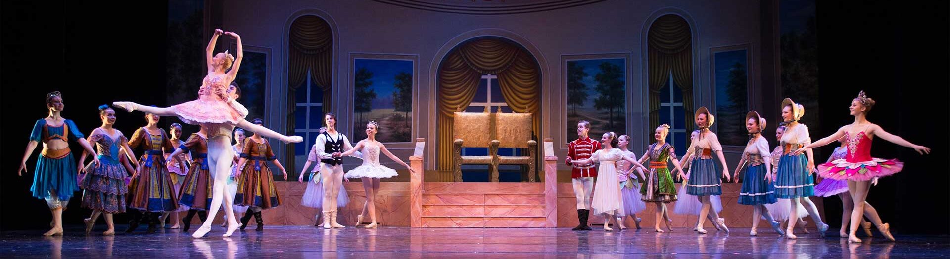 Guest Artists at the Garden City Ballet - dancers on stage